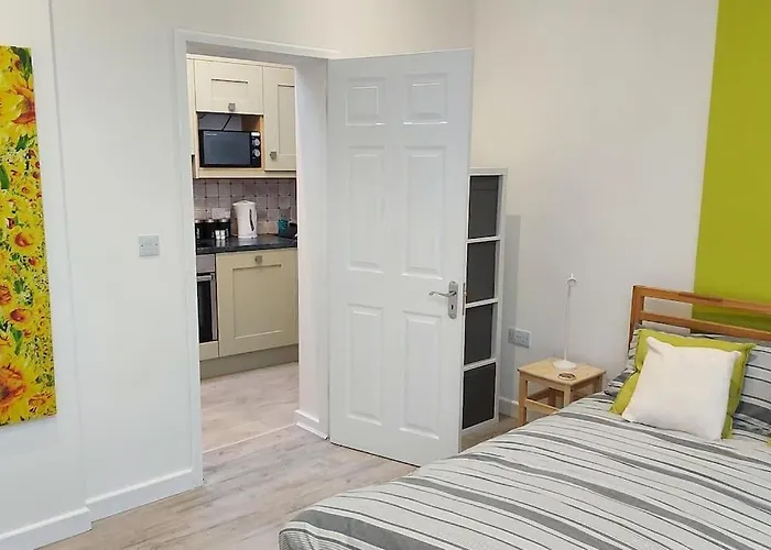 Orchard Nook - Sleeps 4, 2 Bedrooms