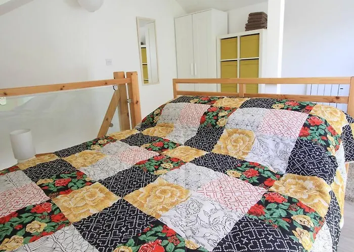 Orchard Nook - Sleeps 4, 2 Bedrooms